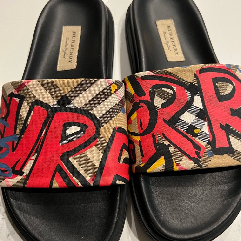 BURBERRY sliders,  worn once. No box